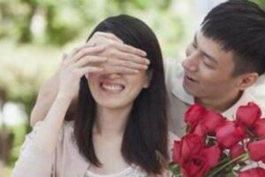 「周末和老公孩子去婆婆家吃飯，從廁所出來，我結束八年的婚姻」