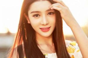 她是宋小寶師妹，被稱小Angelababy，卻在事業上升期自殺！