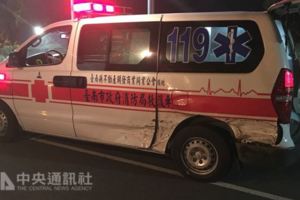 救護車遭酒駕擦撞病患不治家屬怒