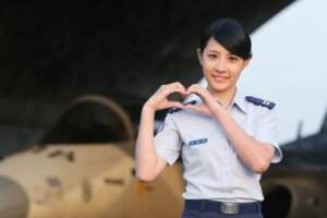 空軍美女女主播31歲病逝！「紅斑性狼瘡」攻擊全身5器官　症狀曝