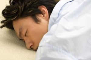 31歲男子突然昏迷，妻子打電話求救，醫生趕到後竟然說不用搶救！