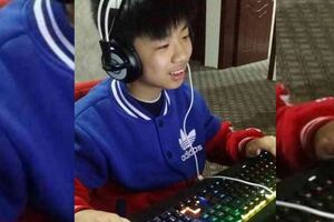 天才小新12歲登頂LOL國服王者，退學直播，如今現狀令人唏噓！