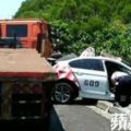 　【執勤遭撞】拖板車追撞國道警車5傷　1警殉職！