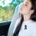 17歲成最美人妖，撞臉baby多輛百萬豪車代步，男友是富二代