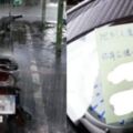 男牽自己車躲雨！被鄰居留字條警告：太沒公德心，「真相」曝光網笑讚：有義氣！