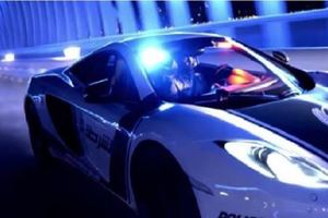 杜拜警車無極限！一字排開「超跑警車隊出巡」　狂飆時速400km網看傻：以為《玩命關頭》