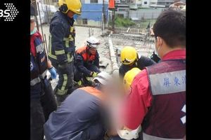 水泥灌漿車吊臂斷裂20m鋼管砸死2工人