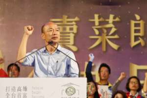 複製「賣菜郎」成功經驗！國民黨鎖定鄭世維打入三重綠營區　韓國瑜允諾輔選