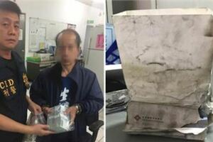 紙袋裝74萬「放超商一個月」險當垃圾，高雄慧眼員警離奇破案，老伯痛哭說了【五個字】讓網友感動落淚