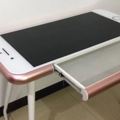 網友花了3200元在淘寶訂購了「超精巧iPhone桌」，沒想到「貨到付款」後，他直接當場崩潰了XD