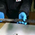 考古人員在戰國棺木找到「2000年前的寶劍」，一出鞘發出的寒光讓現場的人都睜大了眼睛！