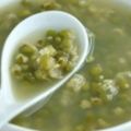 教你一煮綠豆湯絕招，綠豆湯會變紅，且煮不「開花」？不只賣相好看，還超好喝！