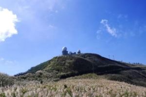 ［平溪景點］壯闊山海景與絕美芒草花海～台灣36秘境之一－五分山