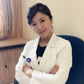 《這個女醫生的顏值逆天了！》昨天在全國醫生的朋友圈裡火了 ! 29歲的女醫生 , 身材火辣 , 穿著旗袍上班 !