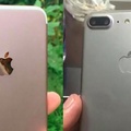 正妹網友她網路上買iPhone7玫瑰金，結果卻來了2台！當下她以為賺到了！沒想到仔細一看...她顫抖地拿「卡片」，整個崩潰大哭！！！