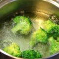 花椰菜拿來水煮"根本是最錯誤的"煮法，90%的人都不知道要這樣煮才是最防癌的！