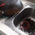 鐵鍋髒了怎麼辦？教你一招讓鍋子更乾淨！