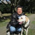 導盲犬上公車被中年女罵到淚眼汪汪，司機、乘客力挺逼得她叫警察！