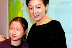 成龍：我對不起女兒，可她媽是這種人？小龍女：給一億也不認！