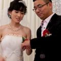 結婚第二天，得知老公欠債十萬，查明錢的去向，我摀臉落淚