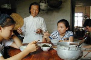 兒媳坐月子我一天沒管，女兒生孩子我照顧半年，兒媳誇我明事理！