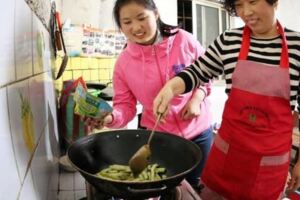 家裡天天都在吃的蚝油，你知道蚝油是什麼做的嗎？好多人都想錯了