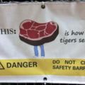 「人類小孩會讓老虎消化不良」？超幽默動物園標語歡迎來找亮點