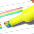 舊的螢光筆「重復兩次同樣動作」就會變身成為彩虹螢光筆，完全不必靠工具就可以輕松完成！