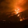 美媒：加州史上最嚴重山火將被徹底控制已致42死