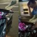 節儉騎10年破車！女兒送「7萬摩托車大禮」老爸躲廁所淚崩，一催油門突然笑不出來了！