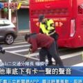 影/遊覽車輾斃單車翁司機：沒看到人…