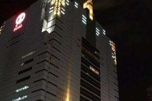 台中廣三sogo竄出火苗！嚇壞逛街民眾急逃命　無人傷亡