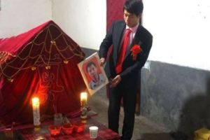 感人的畫面：婚禮與葬禮同一天舉行，真相令人感動！