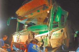 官僚殺人車結構安全有問題