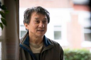 大哥，多保重！醫生勸誡不能再拍打戲63歲成龍又一次打到了「入院」
