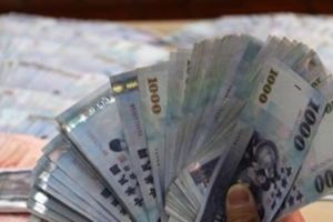中醫賺1.6億檢查戶頭時卻發現省下5700元，憤怒告妻子A錢養小王…真相卻把他害慘！