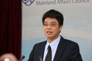 台籍詐騙犯今強押到中國陸委會抗議