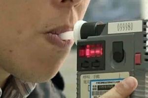 台中騎士自創退酒三招你猜他用了哪三招？到底酒測有沒有過～