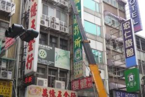 新北鐵腕強拆頂加違建17間套房