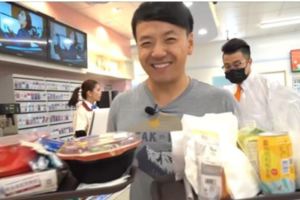 台灣7-11驚艷外國網紅！第一次來就狂吃，微波牛肉麵讓他大喊：天堂來的！