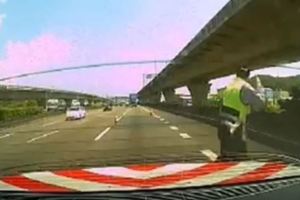 生死瞬間曝光！聯結車迎面衝來國道警1秒驚險跳開(內含影)