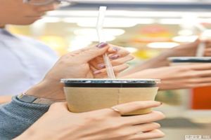 人物「拔吸管之亂」因誰而起？始作俑者就是他