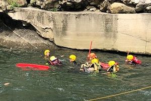 7男4女石碇戲水　高中生溺水不治