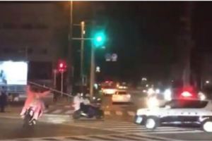 被暴走族屁孩騎車挑釁...日警不追趕直接「這樣做」網友：好療癒～