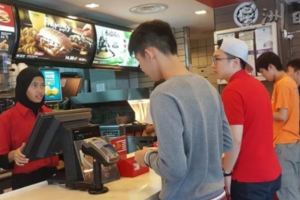 大馬麥當勞下月起‧不再提供塑料吸管！