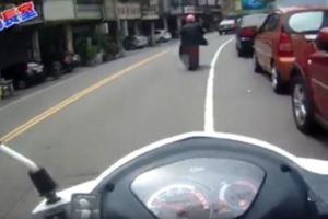 巡邏警發現「前方騎士蛇行」一路搖晃　衝上去攔查「竟有意外發現」網友大讚：謝謝暖警