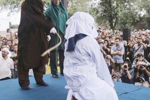 登州首宗!女子因為同性戀，被判鞭刑與罰款!