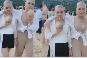 這倆「尼姑」火了，穿著「清涼」在海邊，網友：出家人也這麼浪？