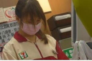 女客人點熱咖啡要加冰塊,還嗆她「做不好就客訴！」，結果她「默默走回倉庫」做了這件事…