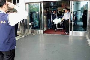 新北警冒雨採證死亡車禍返隊突口吐白沫身亡